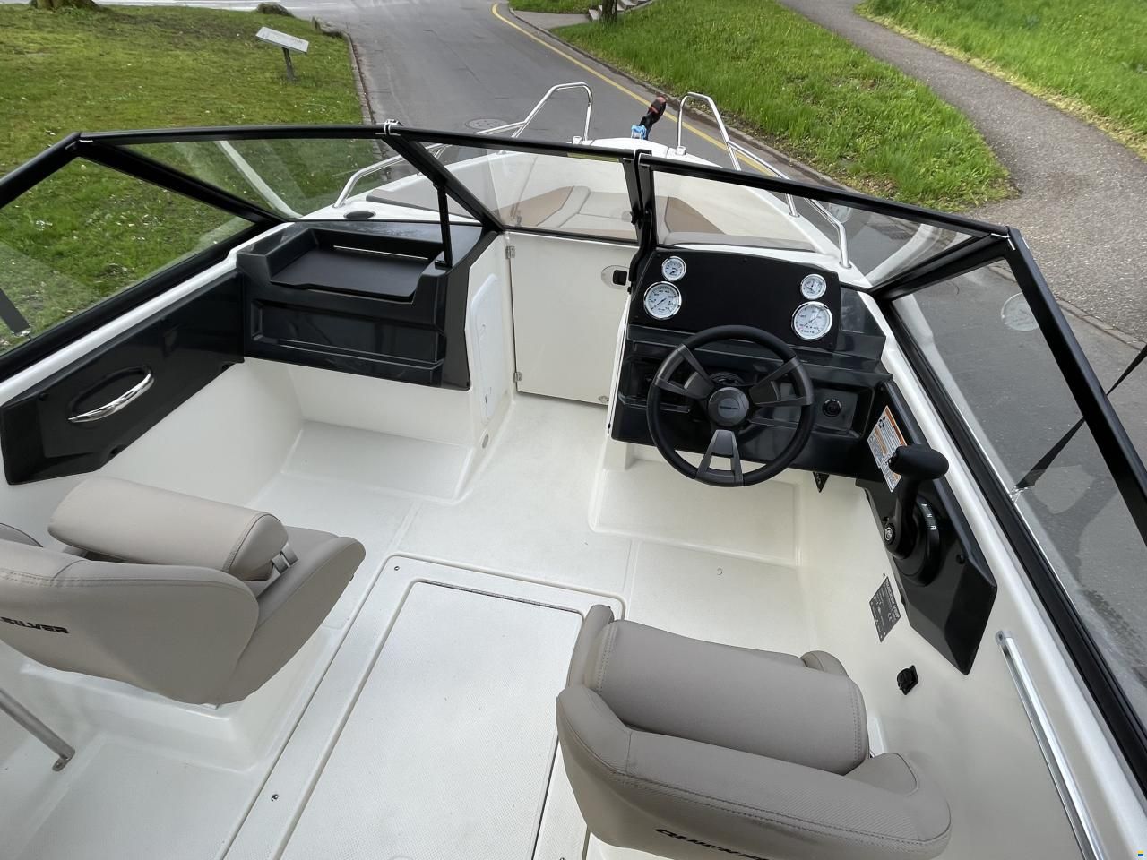 Quicksilver Activ 555 Bowrider