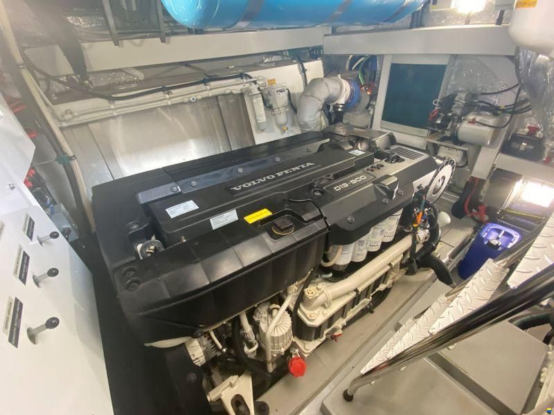 Sunseeker Predator 57