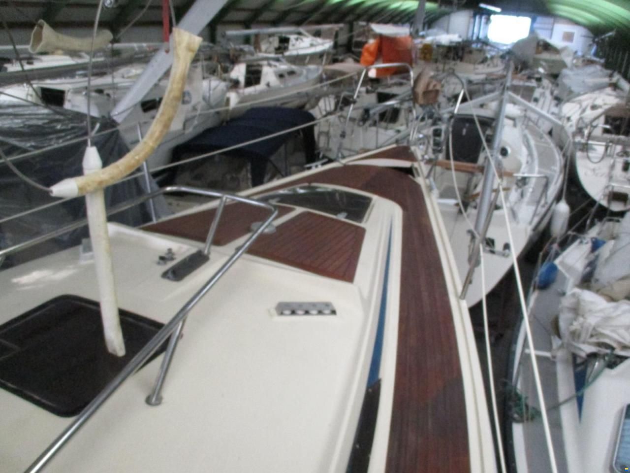 Bavaria 890