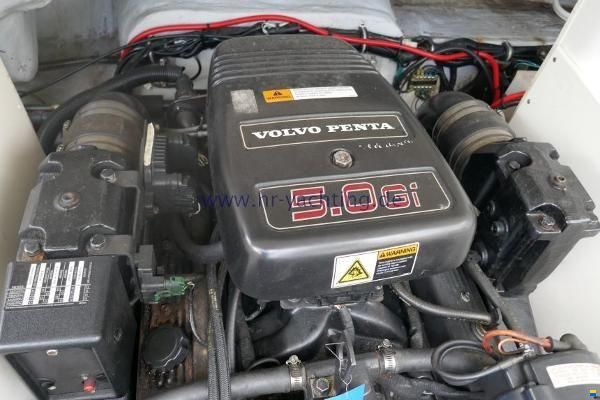 Chris-Craft 215 Cuddy