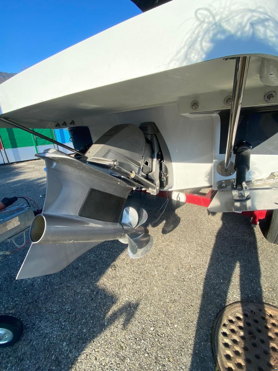 Glastron GTD 225 SURF FORWARD DRIVE