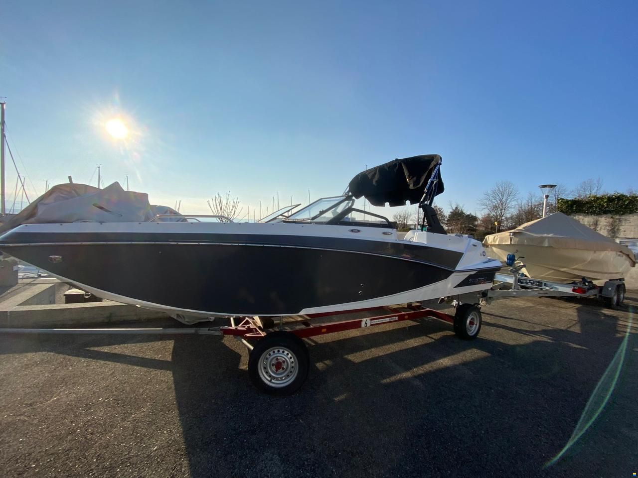 Glastron GTD 225 SURF FORWARD DRIVE