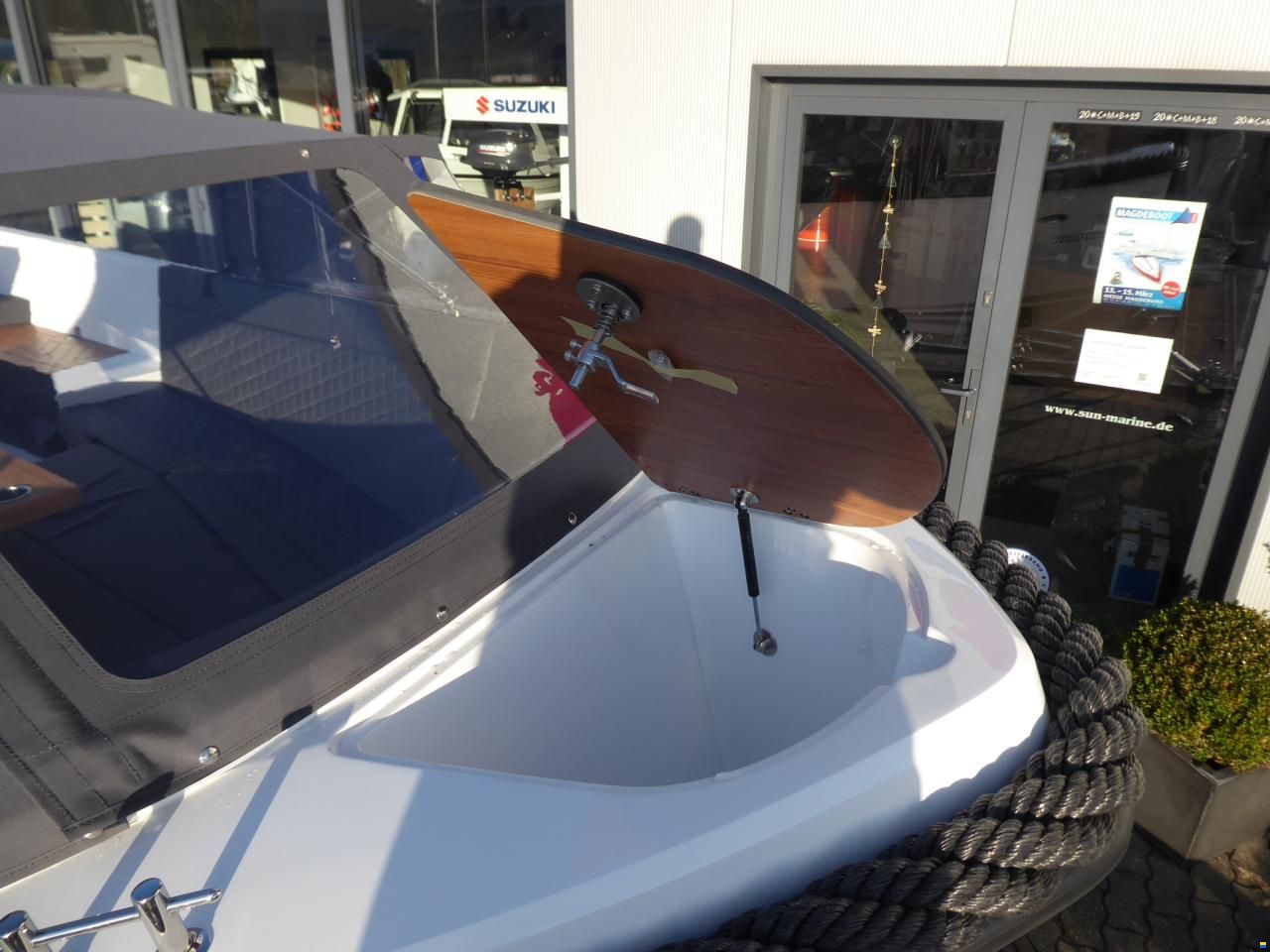 Corsiva 650 Tender