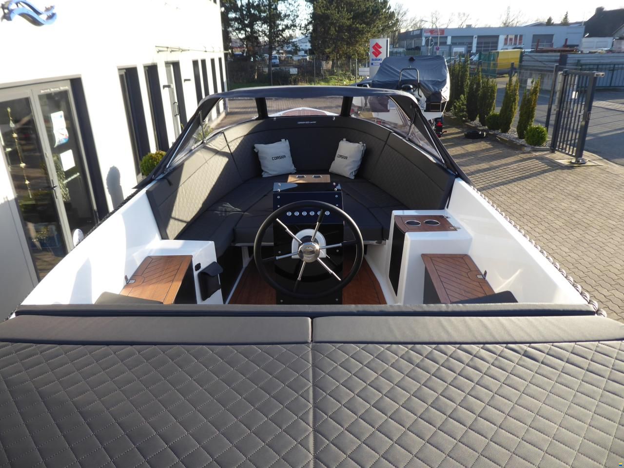 Corsiva 650 Tender