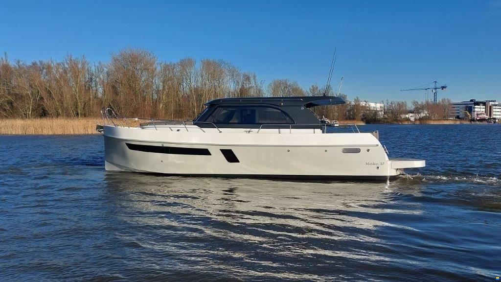 Maxima 37