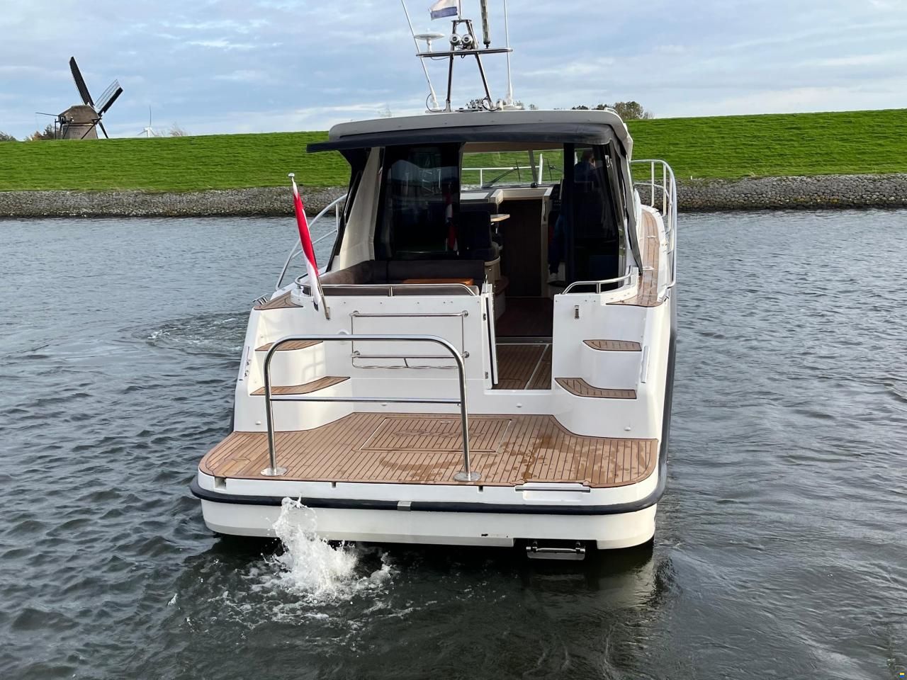 Saga 385