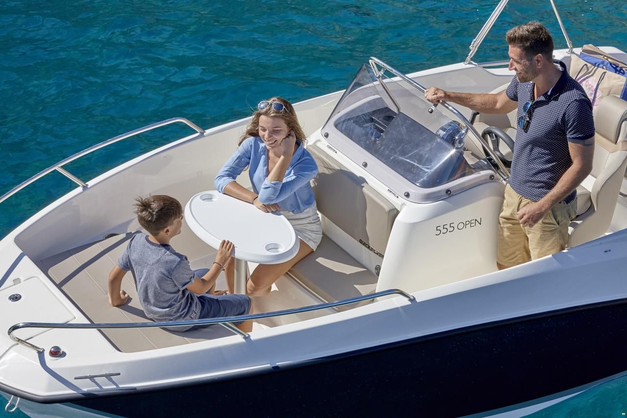 Quicksilver 555 Open + Mercury F80 SUR COMMANDE