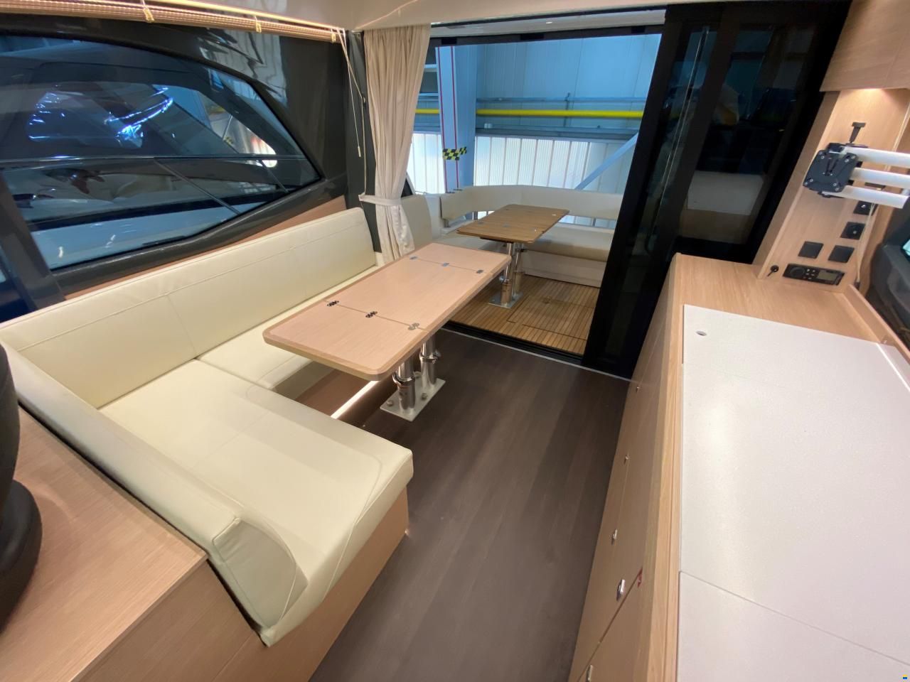 Bavaria R40 Fly
