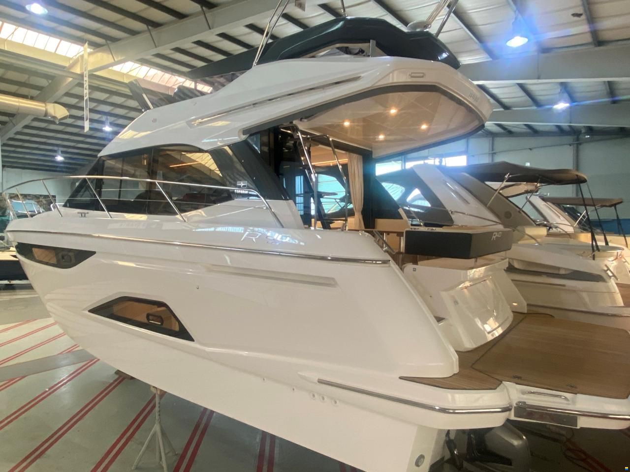 Bavaria R40 Fly
