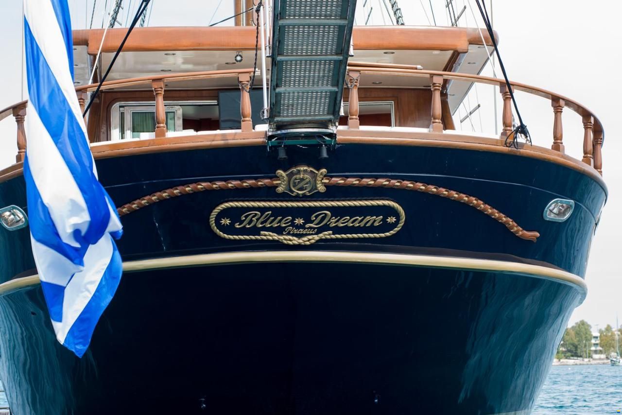 SCHOONER  ( KARAVOSKARO ) Lekkas