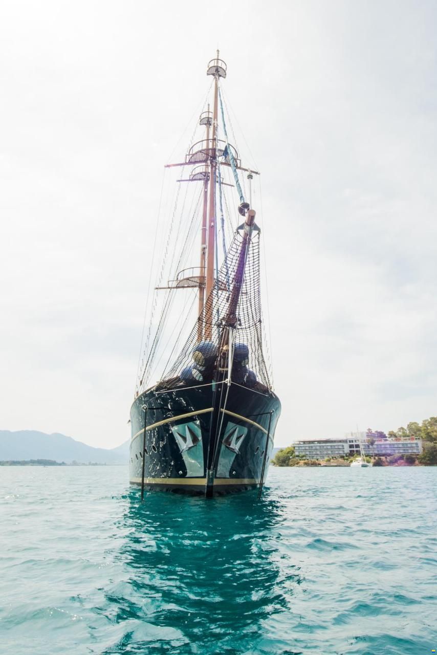SCHOONER  ( KARAVOSKARO ) Lekkas