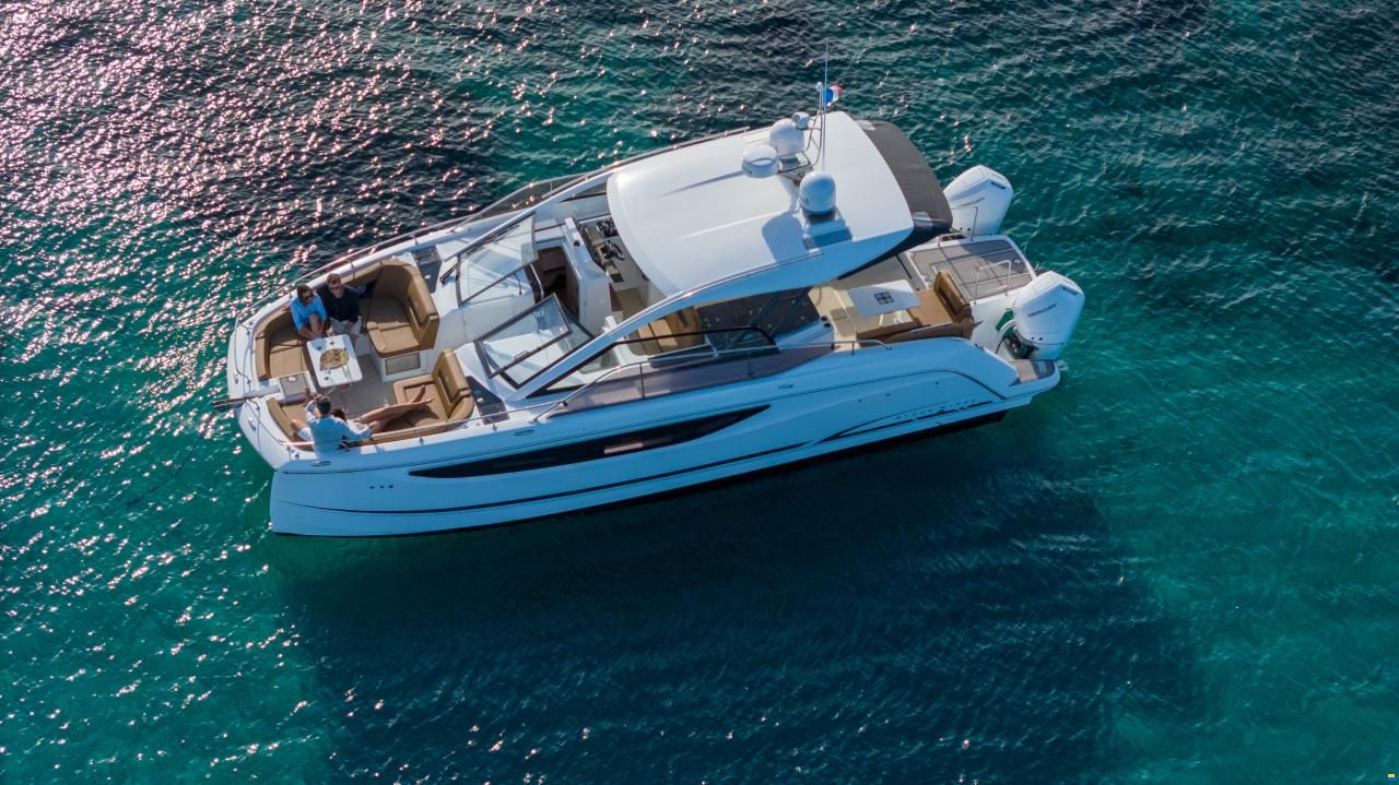 Jeanneau TH 38