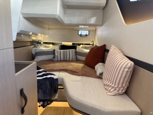 Jeanneau TH 38