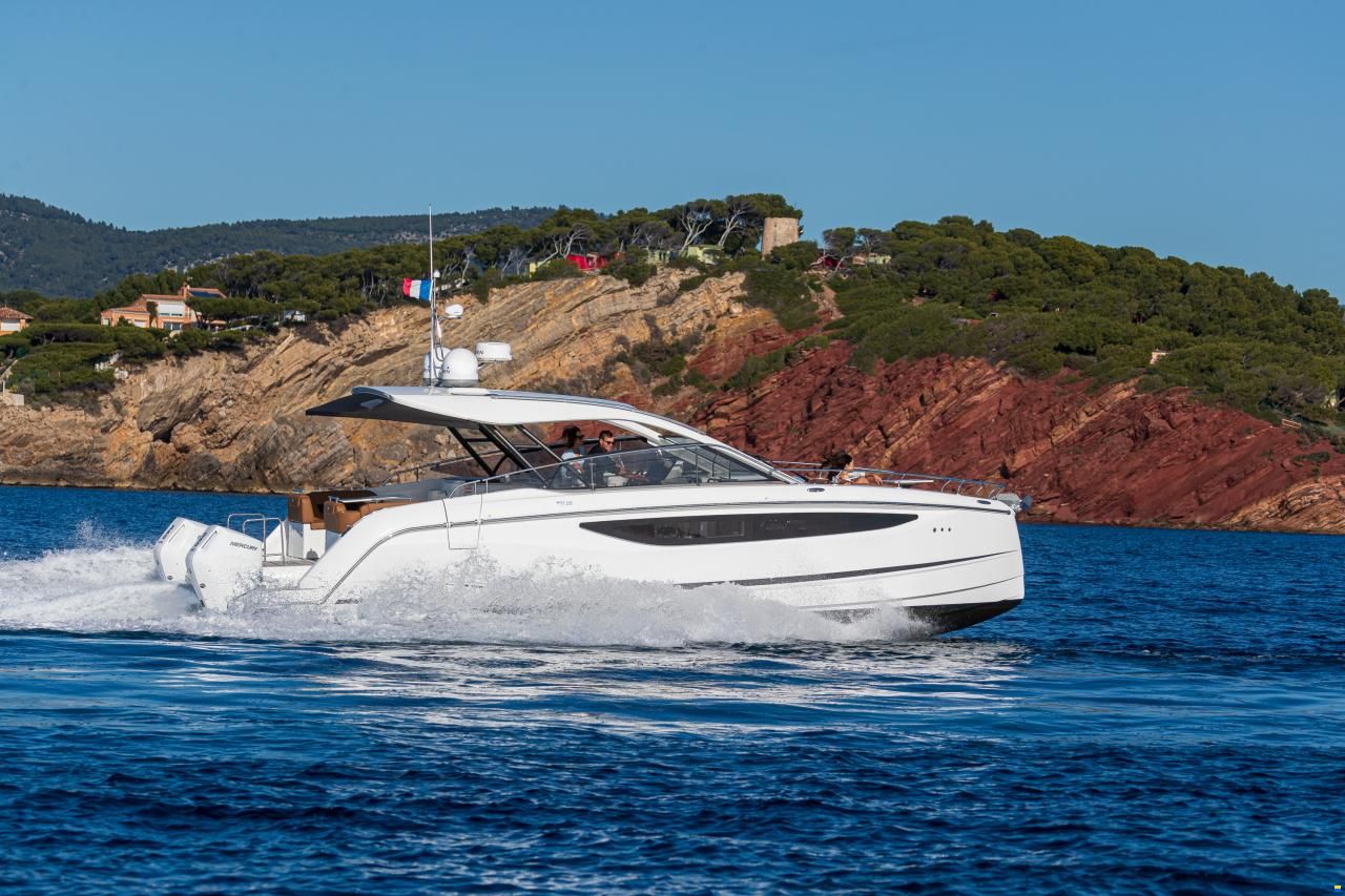 Jeanneau TH 38