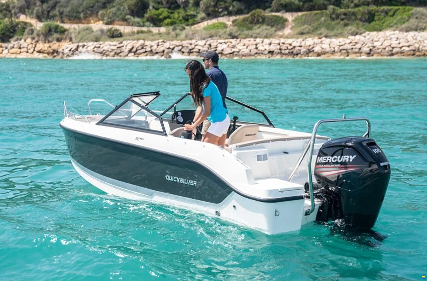 Quicksilver 555 Bowrider + Mercury F80 SUR COMMANDE