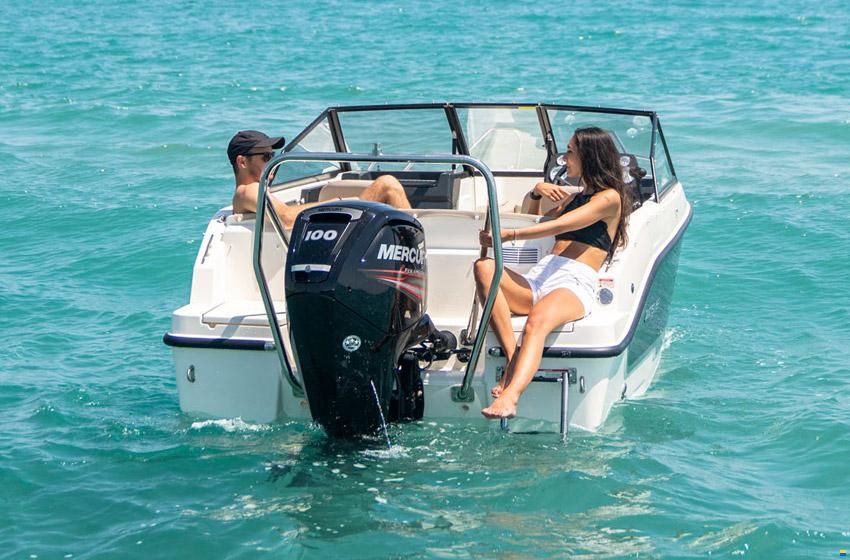 Quicksilver 555 Bowrider + Mercury F80 SUR COMMANDE
