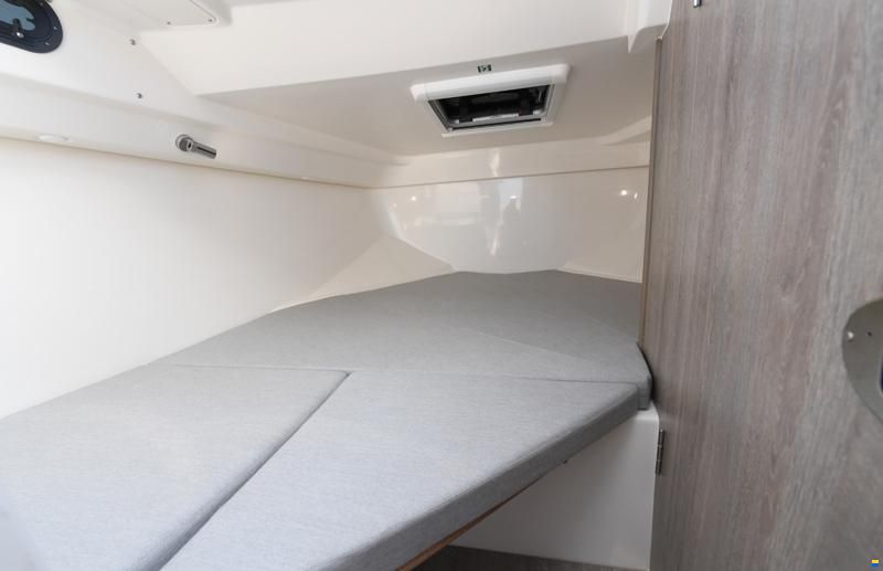 Quicksilver 705 Weekend + Mercury F150 SUR COMMANDE