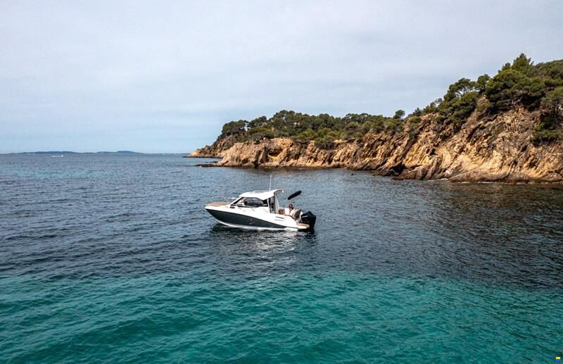 Quicksilver 705 Weekend + Mercury F150 SUR COMMANDE