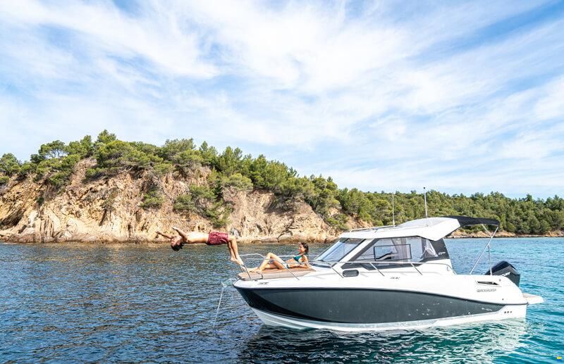 Quicksilver 705 Weekend + Mercury F150 SUR COMMANDE