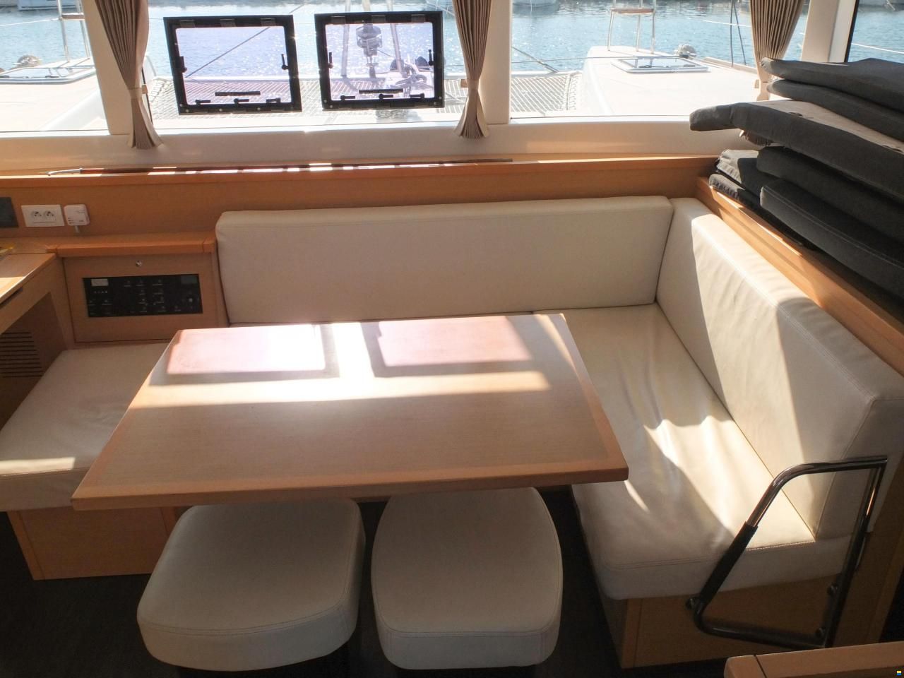 Lagoon 39
