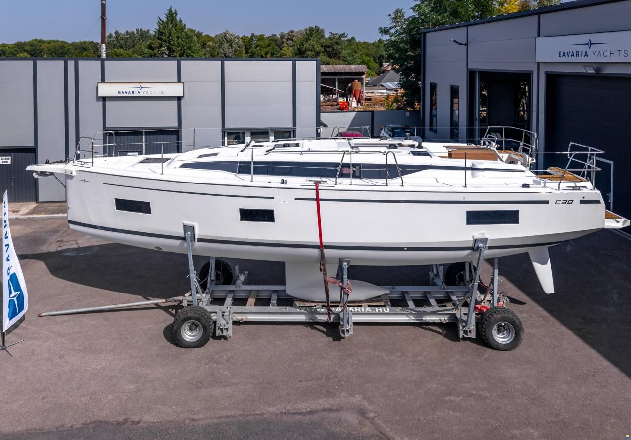 Bavaria C38 - 2026