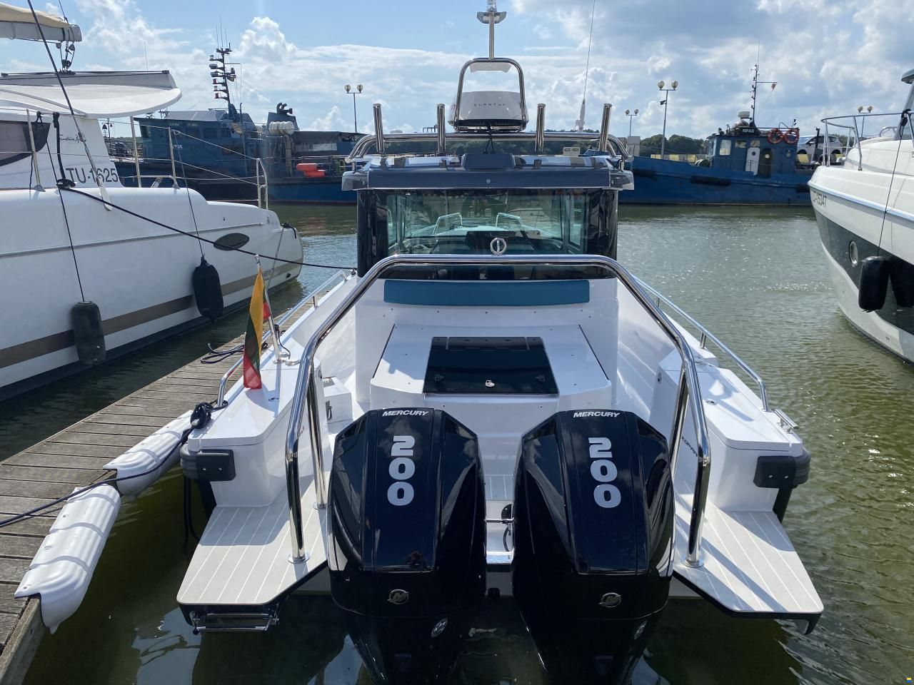 Axopar 28 Cabin