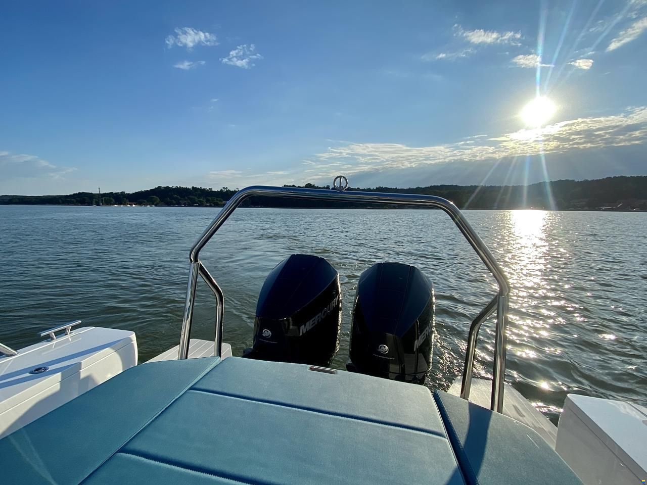 Axopar 28 Cabin