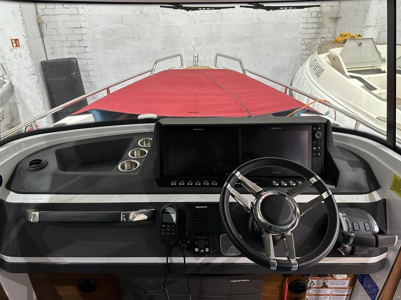 Axopar 28 Cabin