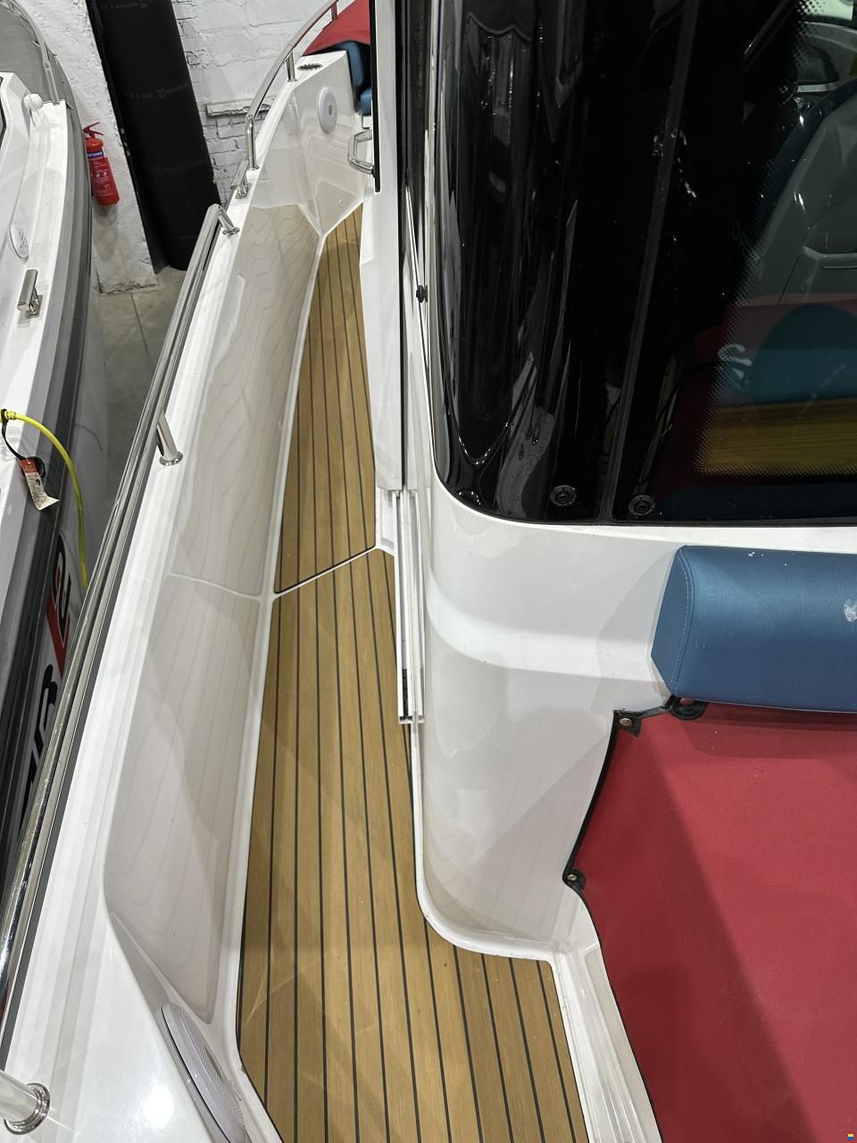 Axopar 28 Cabin