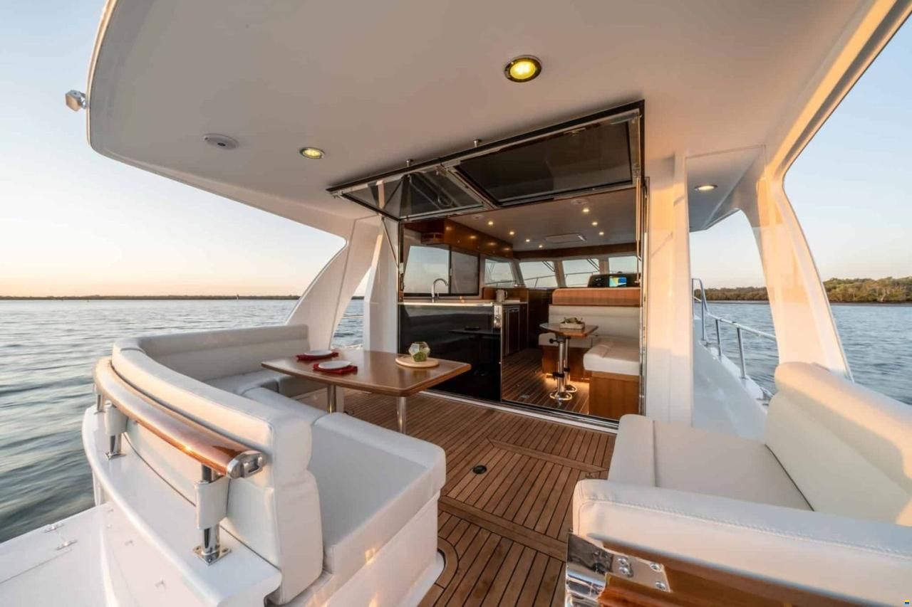 Integrity Trawlers 380Sedan