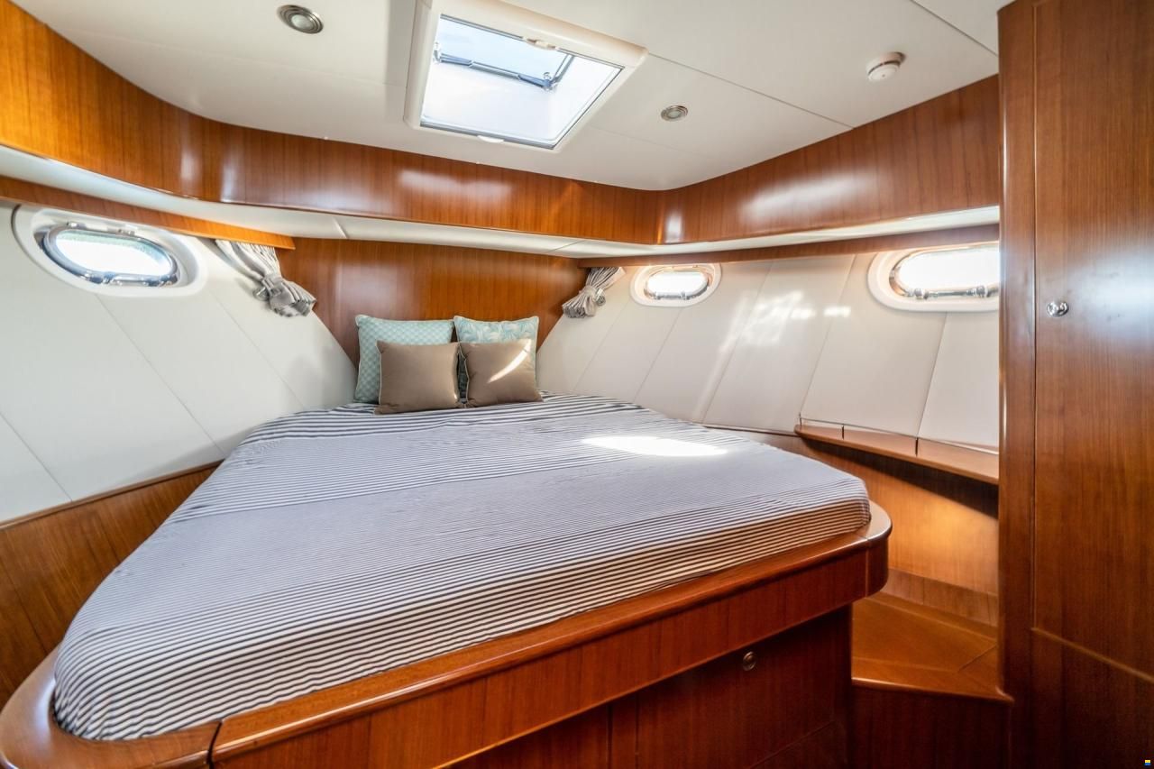 Integrity Trawlers 380Sedan
