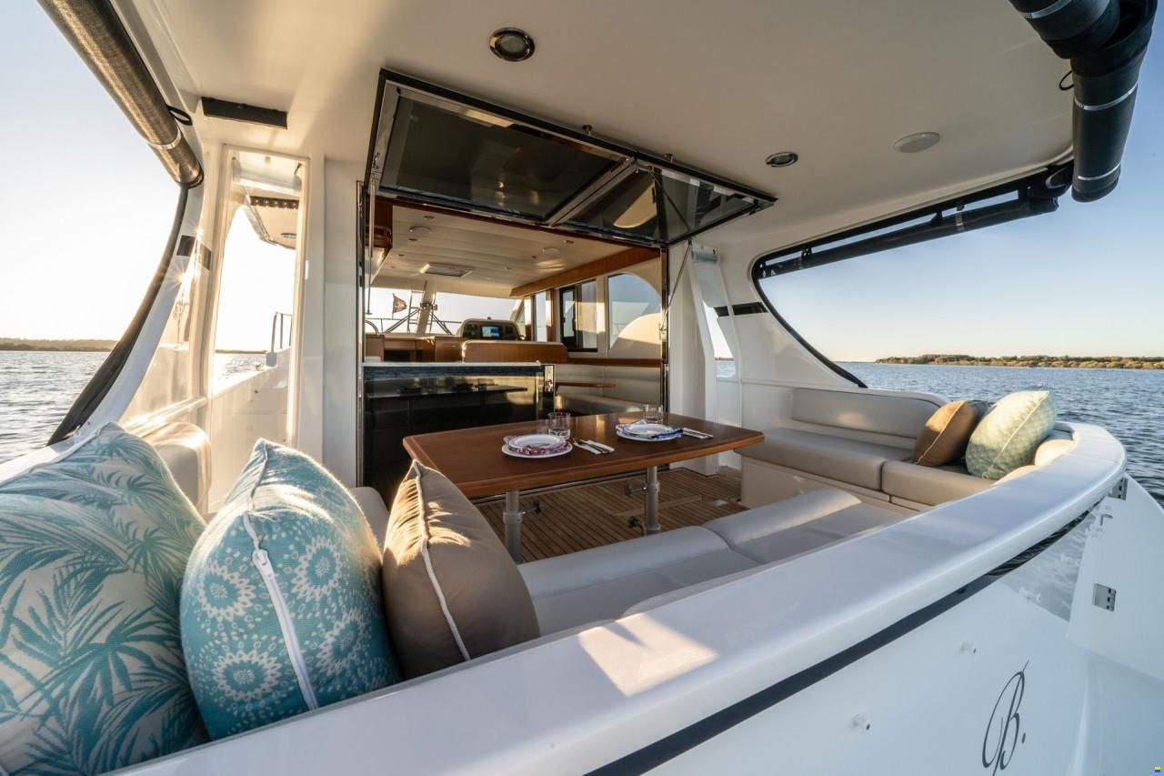 Integrity Trawlers 380Sedan