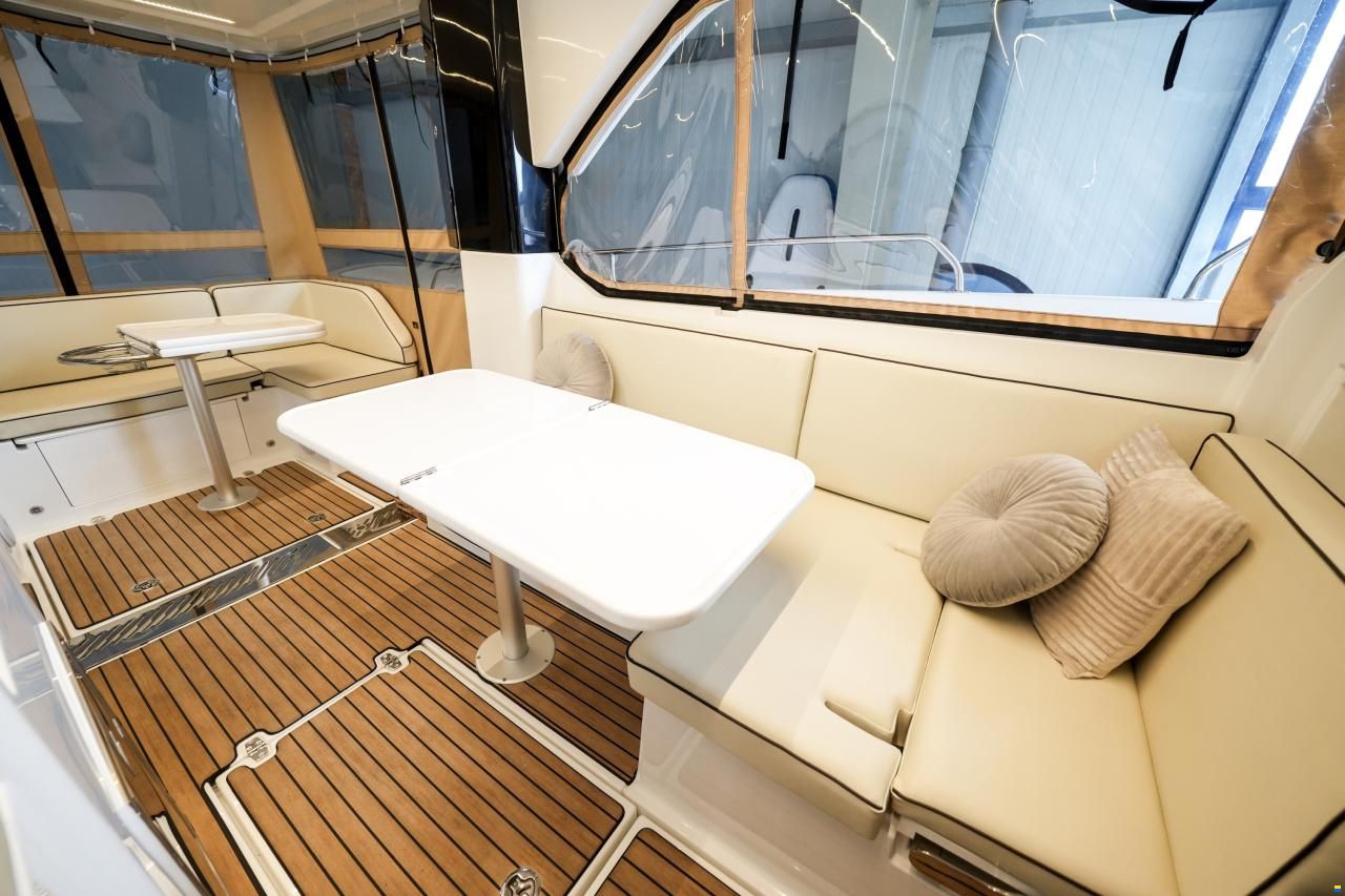 Delphia 10 LoungeTop