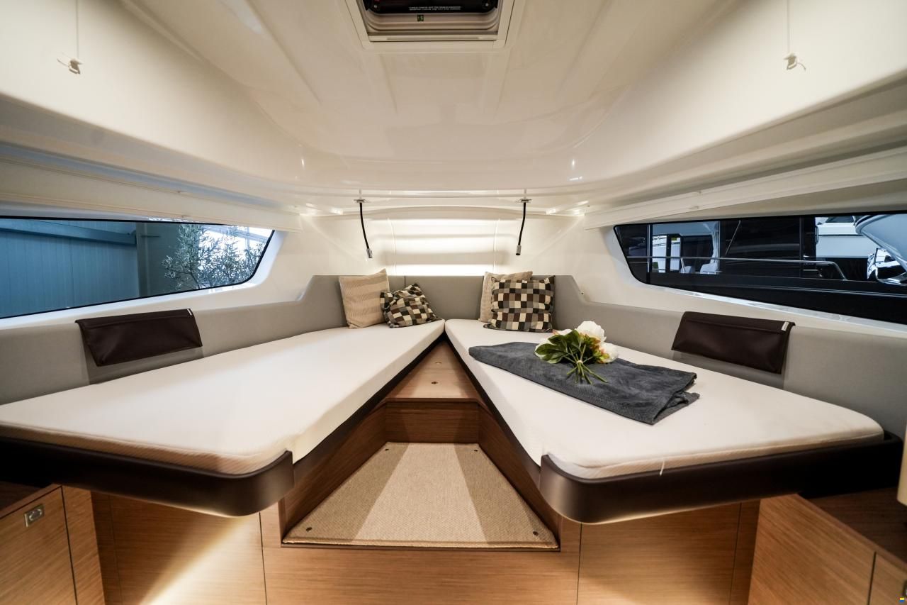 Delphia 10 LoungeTop
