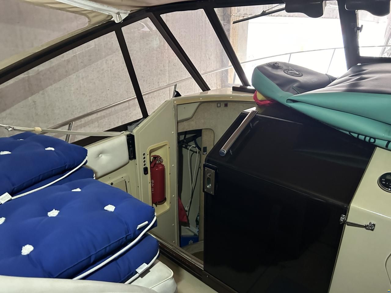 Trojan 9 M Quater Berth Express