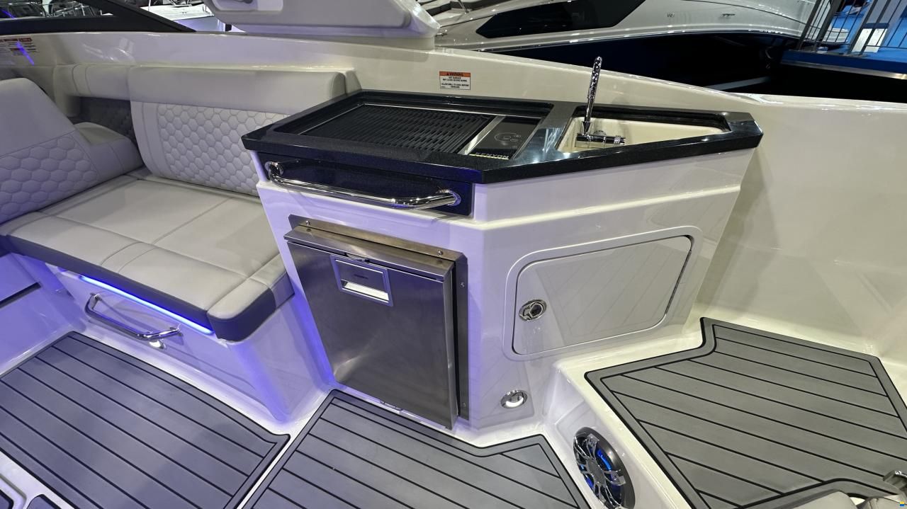Sea Ray SDXE 290 (NEU auf Bestellung)
