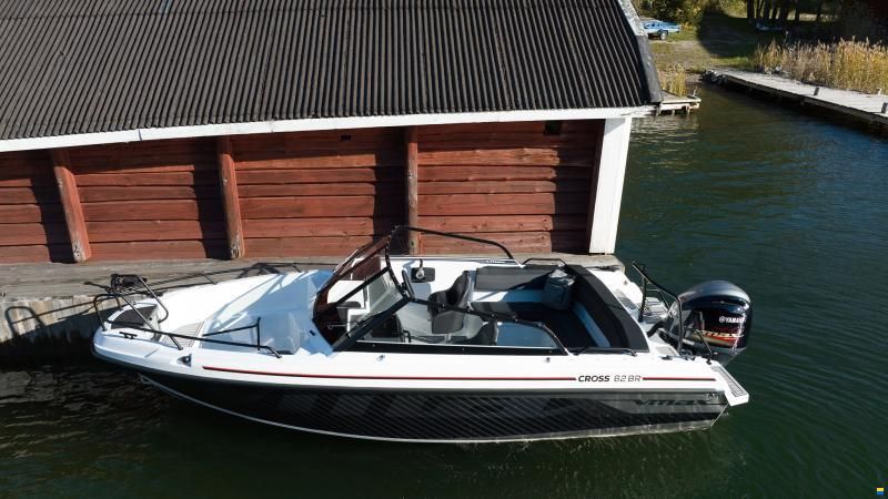 Yamarin Cross 62 VMAX