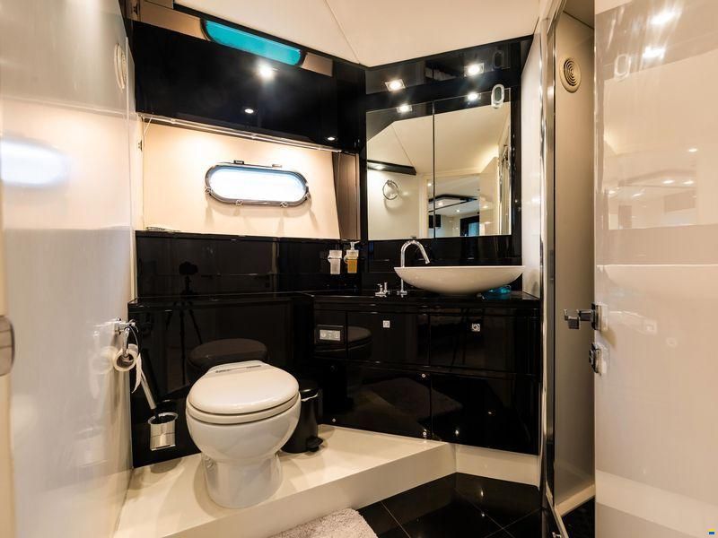 Sunseeker Predator 74