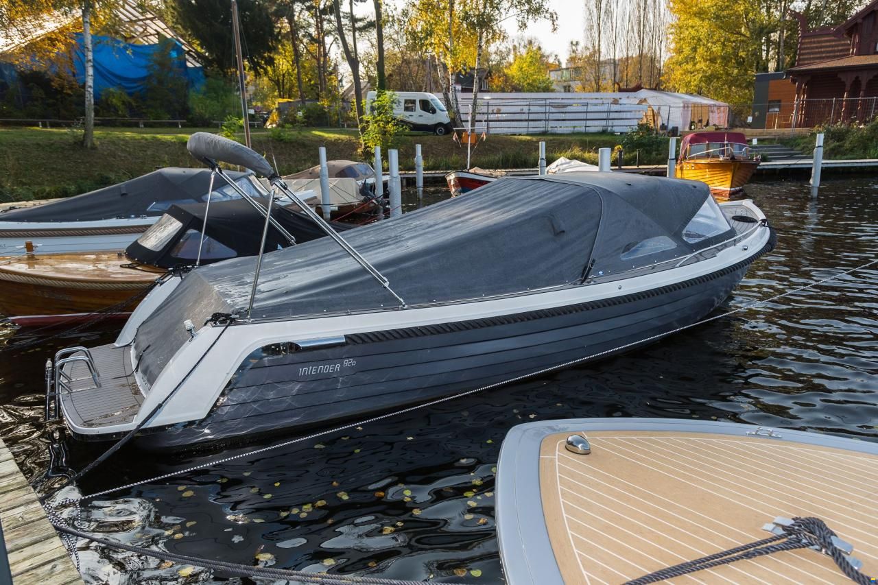 Interboat Intender 820 Sloep