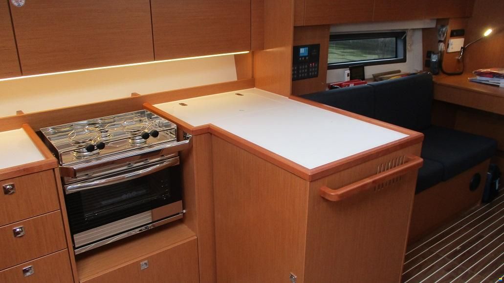 Bavaria C42