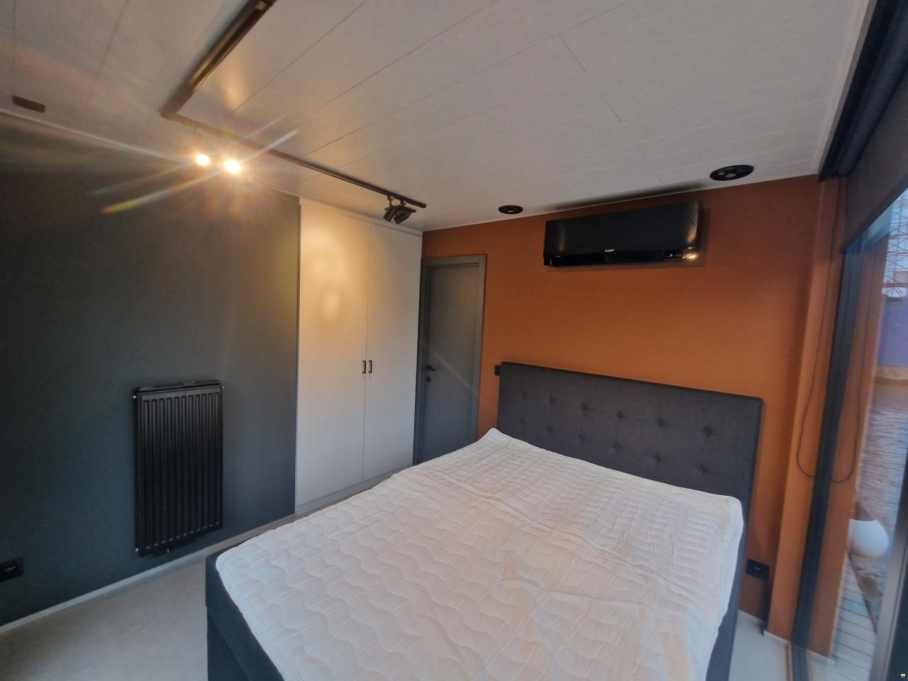 LakeLife Family Deluxe Large Houseboat