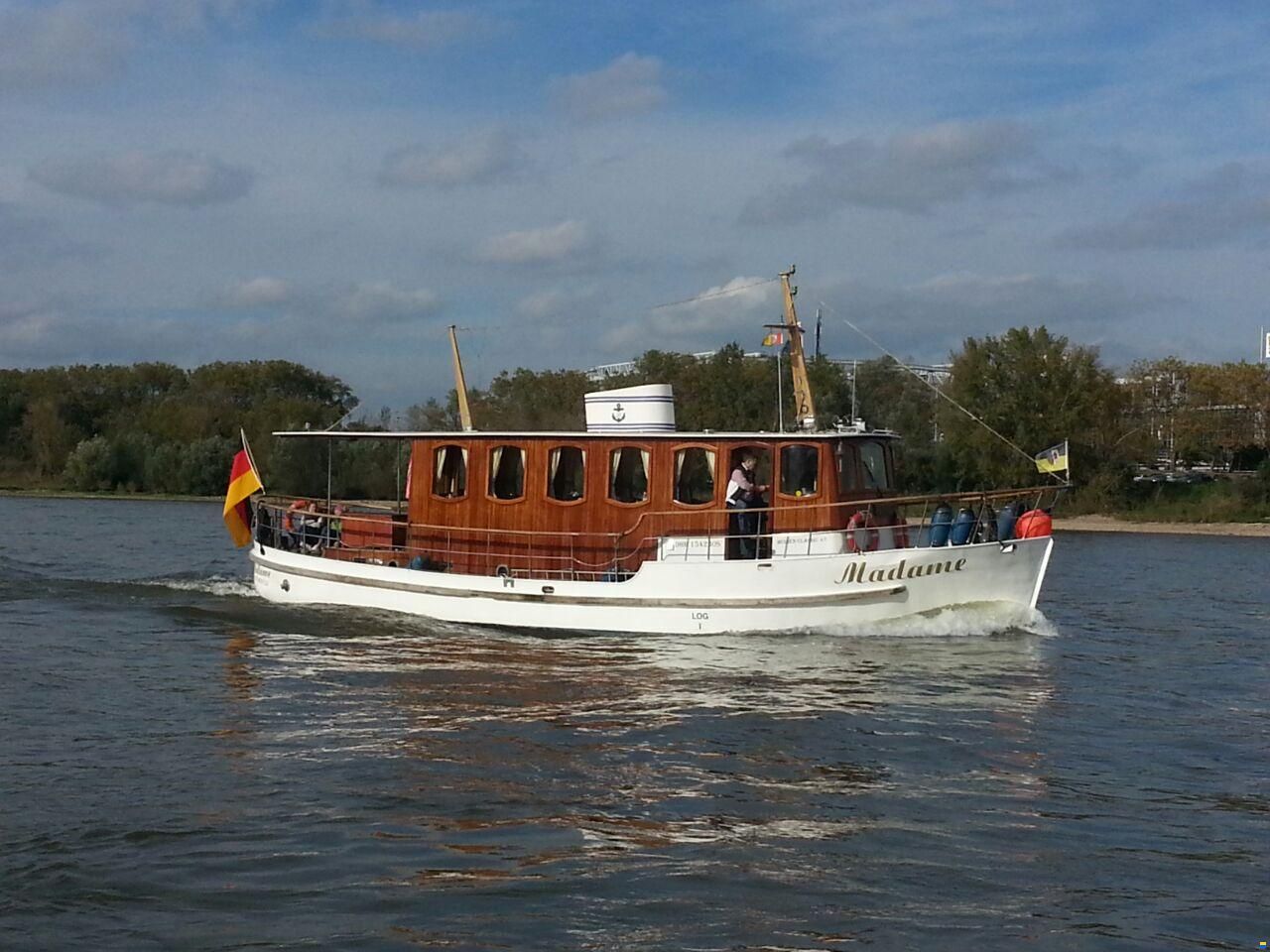 MUIDEN Classic Motoryacht