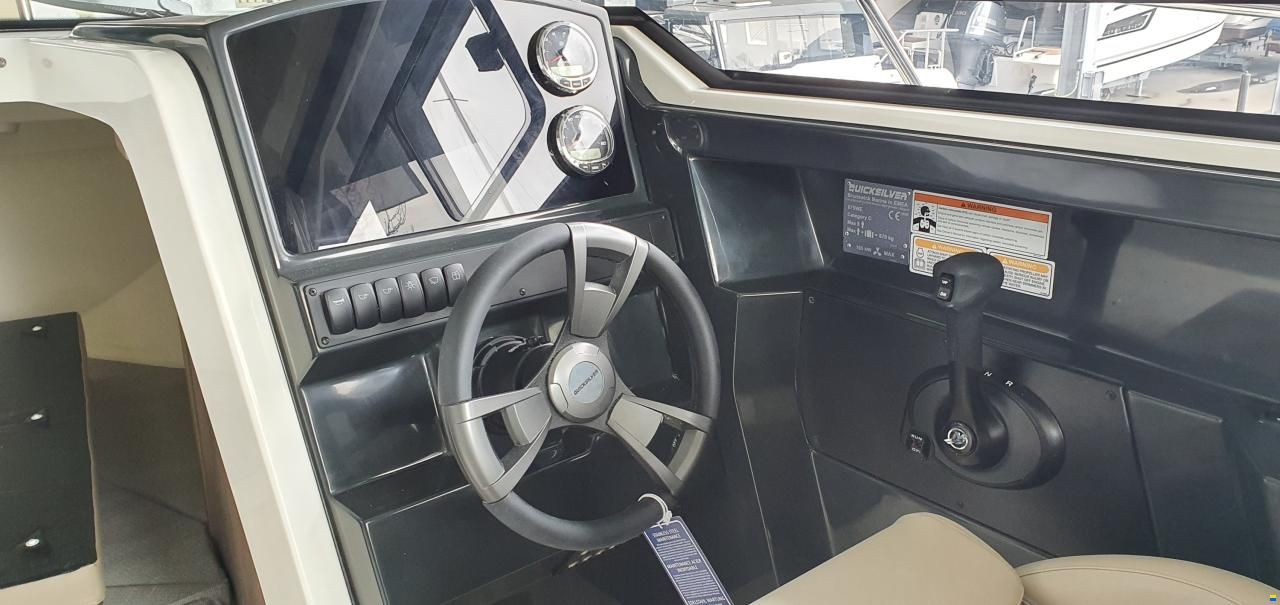 Quicksilver Activ 675 Weekend