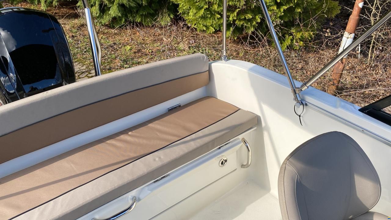 Quicksilver Activ 555 Bowrider