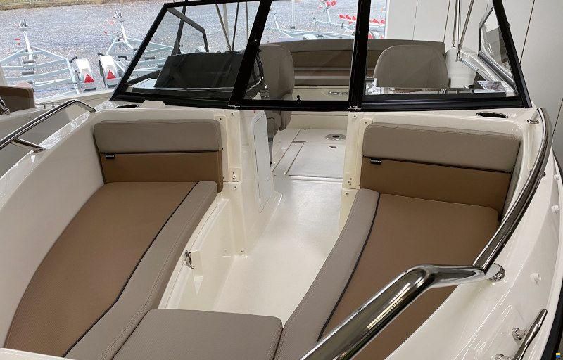 Quicksilver Activ 555 Bowrider
