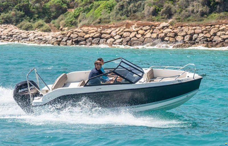 Quicksilver Activ 555 Bowrider