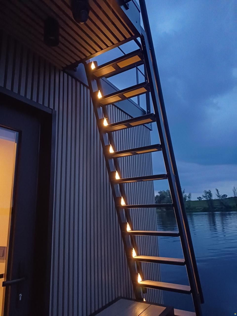 LakeLife family/rental Houseboat
