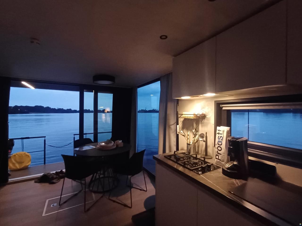 LakeLife family/rental Houseboat