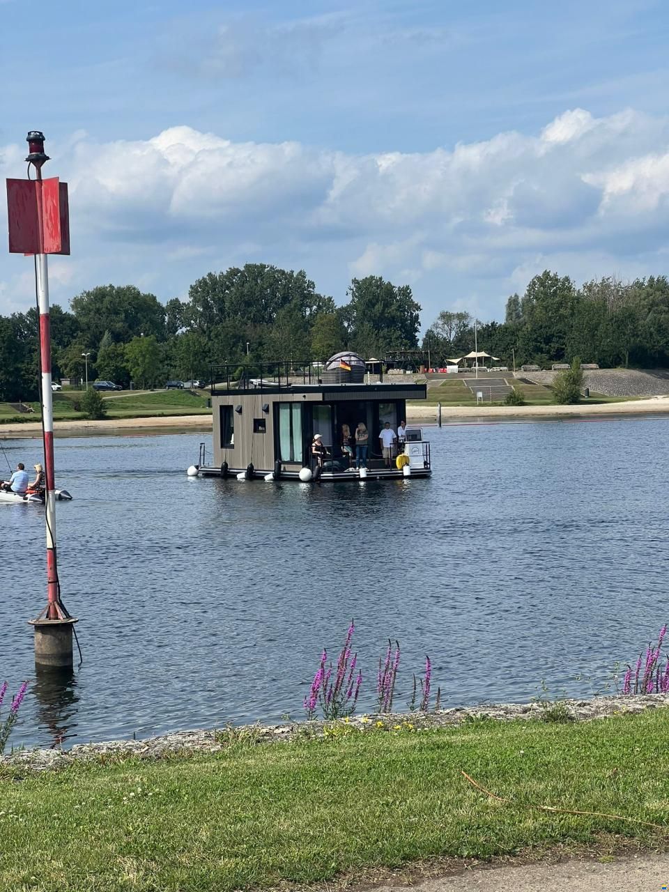 LakeLife family/rental Houseboat