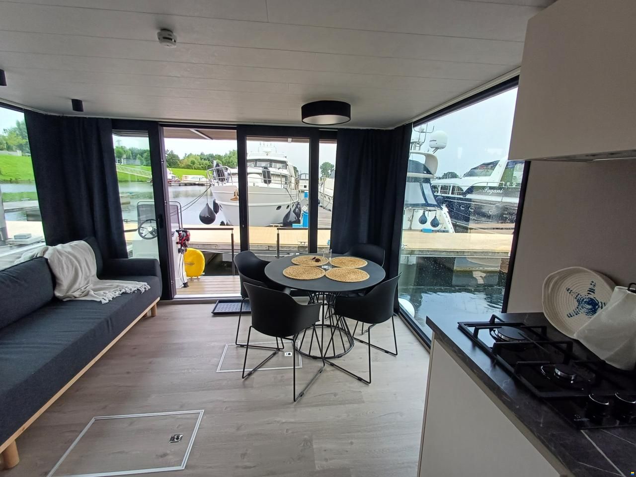 LakeLife family/rental Houseboat